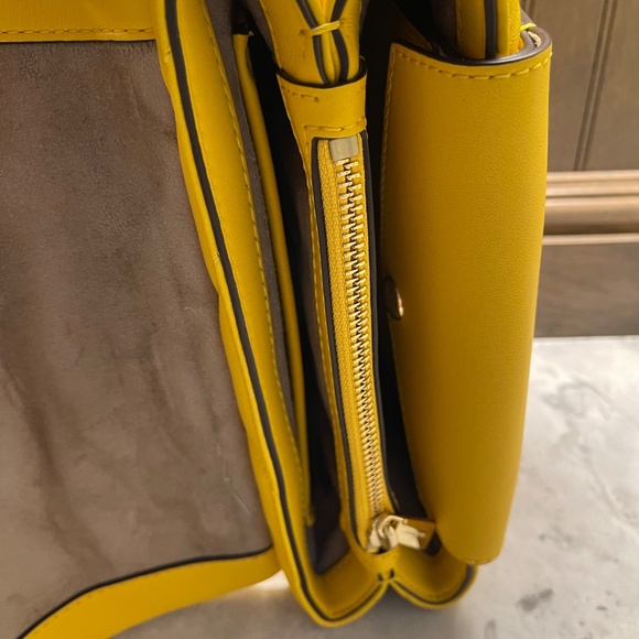 MICHAEL KORS TRIBECA QUILTED LEATHER HANDBAG - Picture 8 of 11